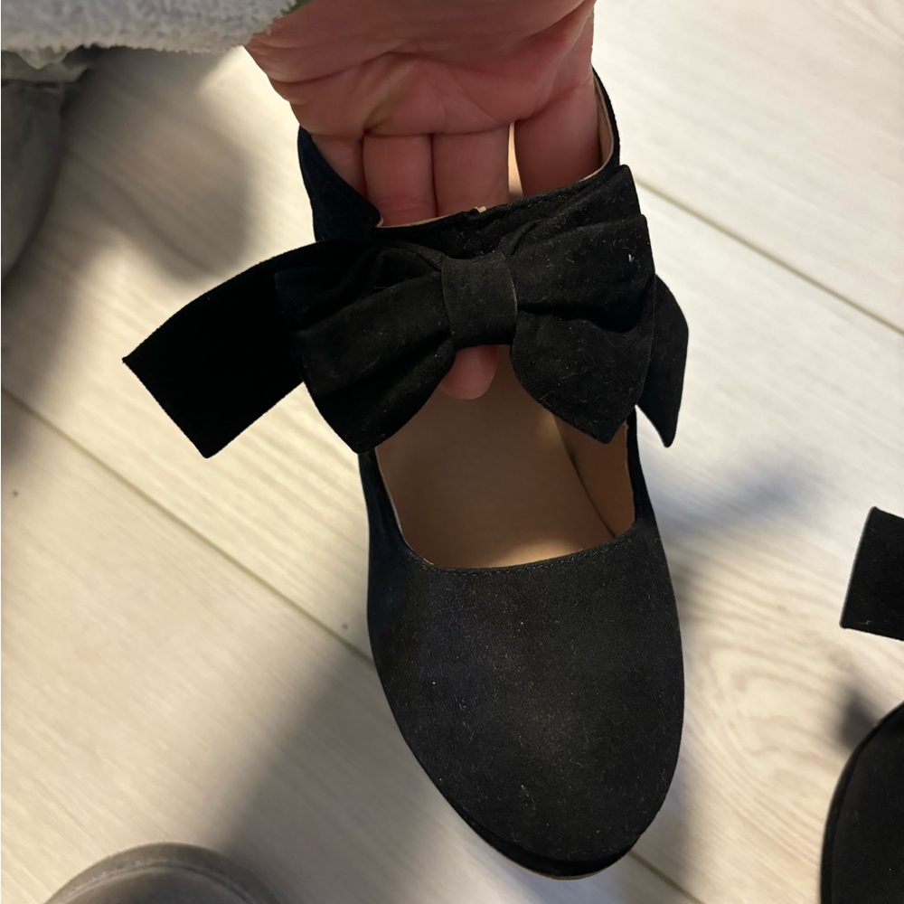 Gorgeous black heels with bow - size 8